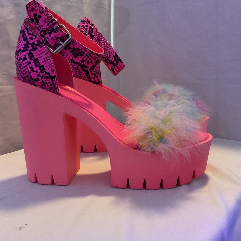 Vibrant Pink Platform Sandals with Multicolor Fur
Size 10”